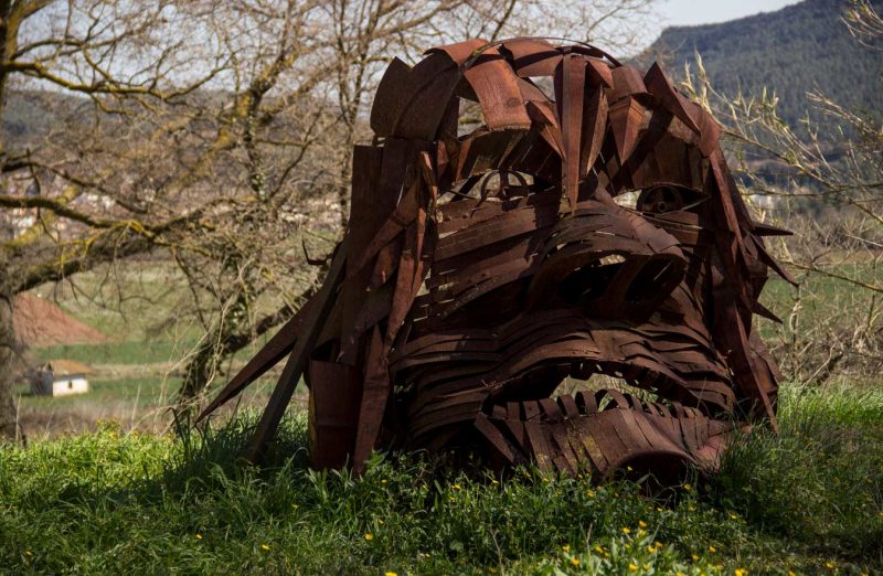 escultura ferro forjat san joan de mediona els agullons