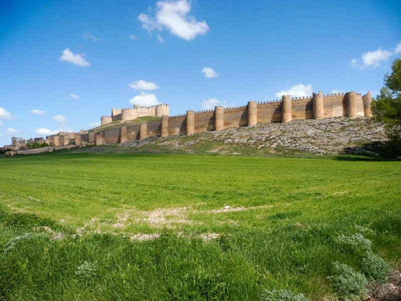 conjunto monumental de Berlanga de Duero castillo primavera