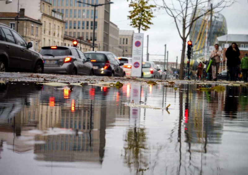 calle cerca burdeos ciutad del vino