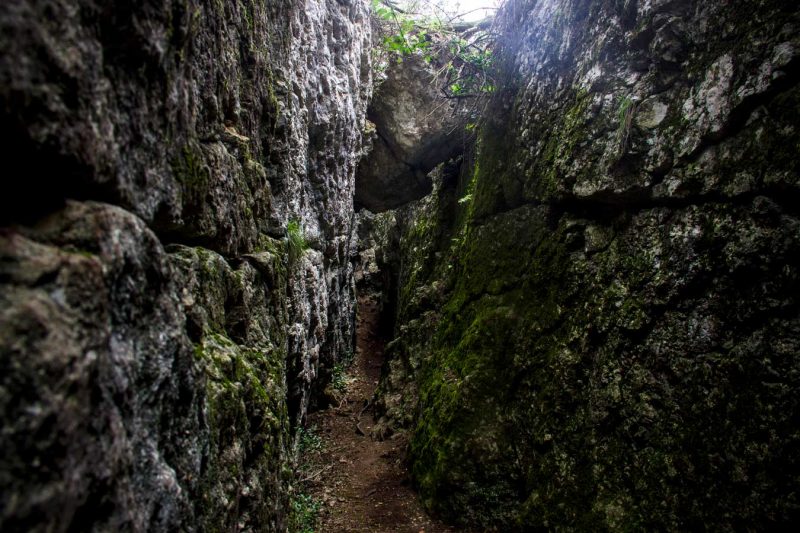 roca dels els esgavellats vilanova del camí anoia