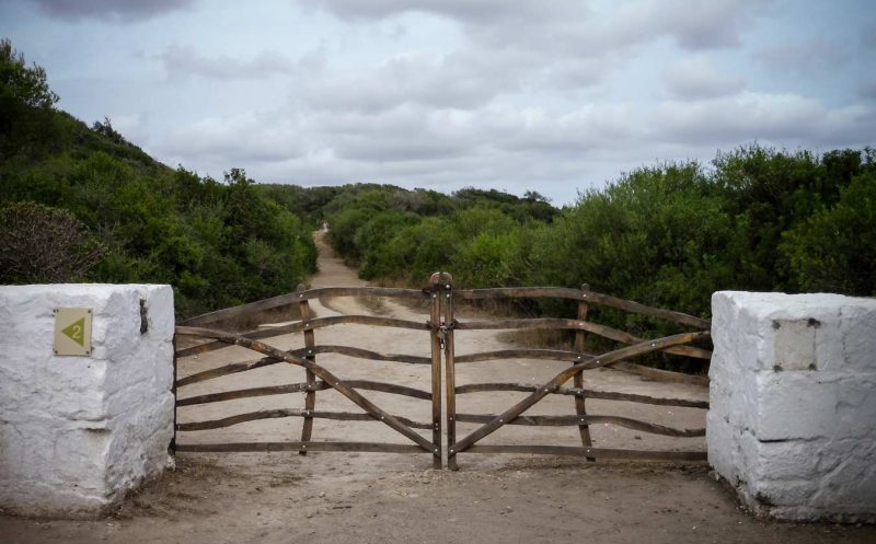 les tipiques portes de fusta de menorca