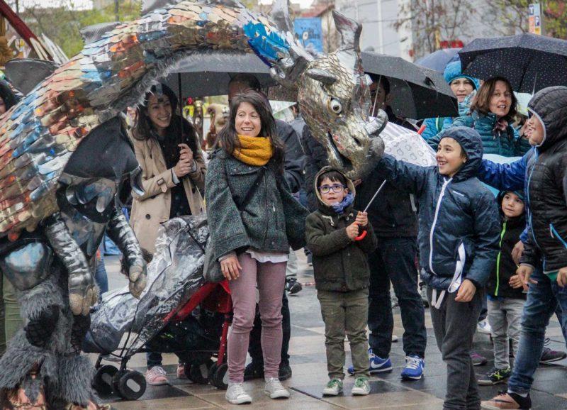 mostra igualada espectacle a la plaça de cal font