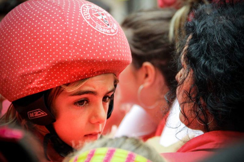 oleguer caiguda llenya 2de8 Colla Joves de Valls a Sant Joan, Valls, Juny 2018