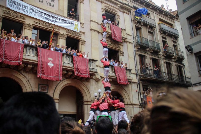pilar de 7 amb folre Colla Vella de Valls a Sant Joan, Valls, Juny 2018