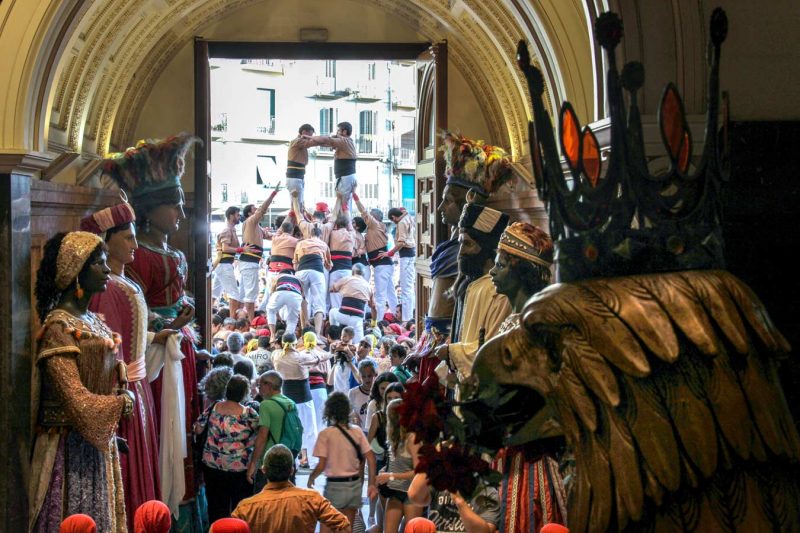 torre de 8 amb folre Xiquets de Reus a Reus