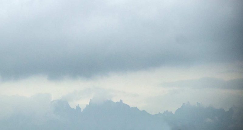 montserrat amb boira