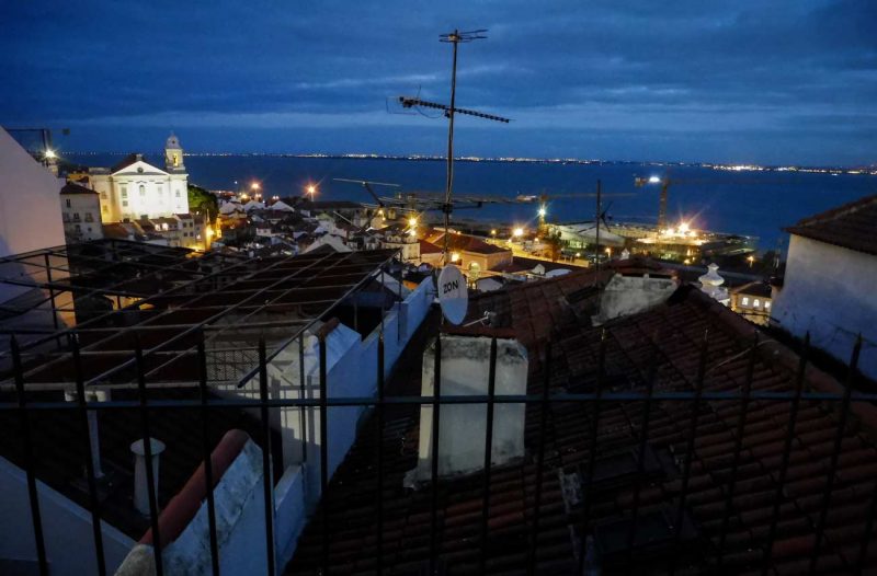 vista capvespre lisboa mar
