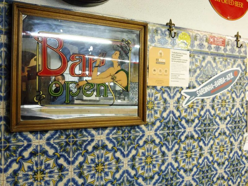 bar open alfama lisboa