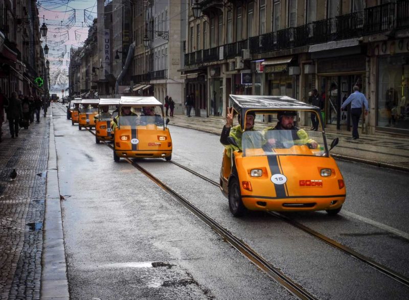 petits vehicles grogs a lisboa