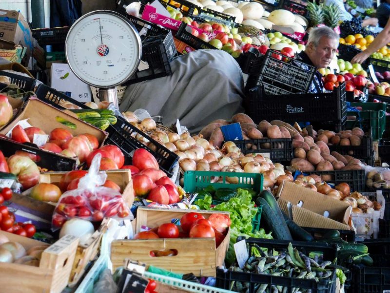 verduras y tenderos porto mercado do bolhao