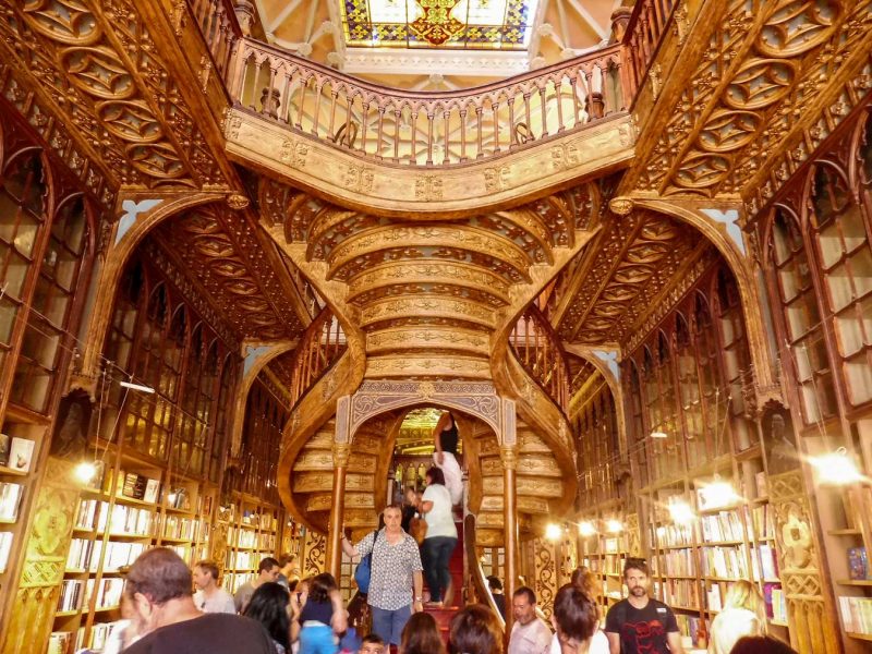 Livraria Lello biblioteca porto harry potter