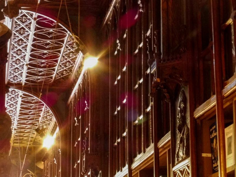 biblioteca porto harry potter luces calidas