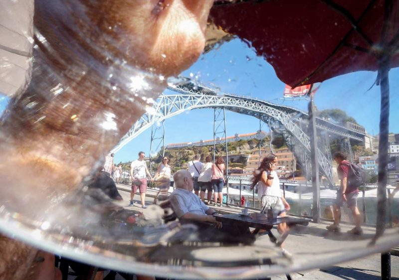 Puente Don Luis I desde una copa de porto en porto