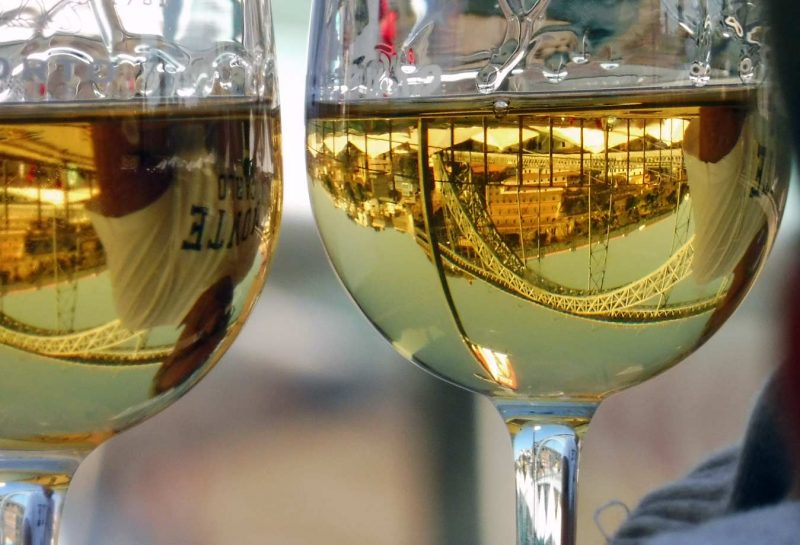 Pont de Lluís I (Puente Don Luis I) desde una copa de porto en porto