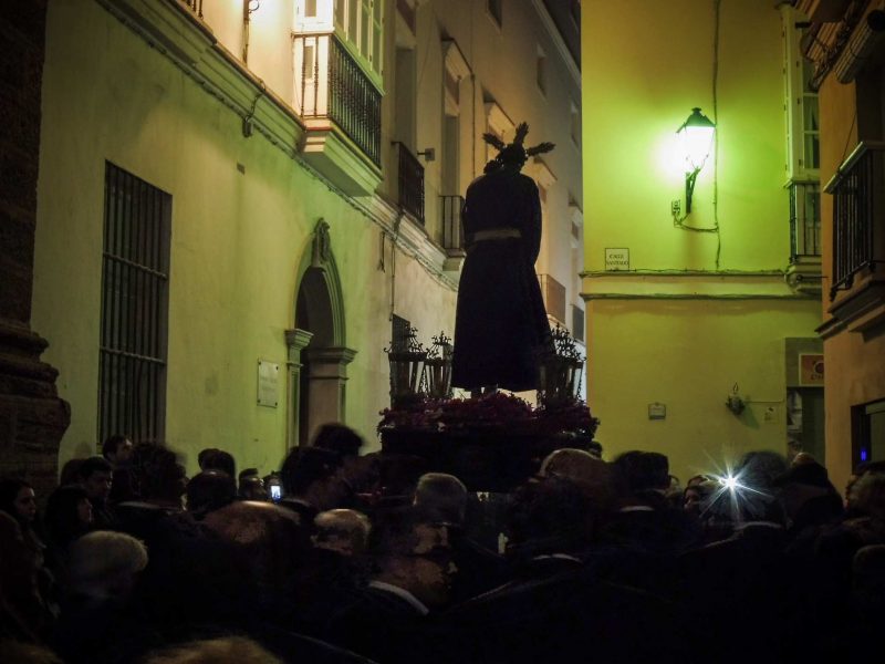 procesión de cristo en cádiz viernes noche