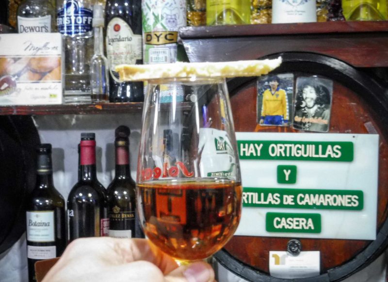 estampas camarón mágico gonzález en un bar de cádiz