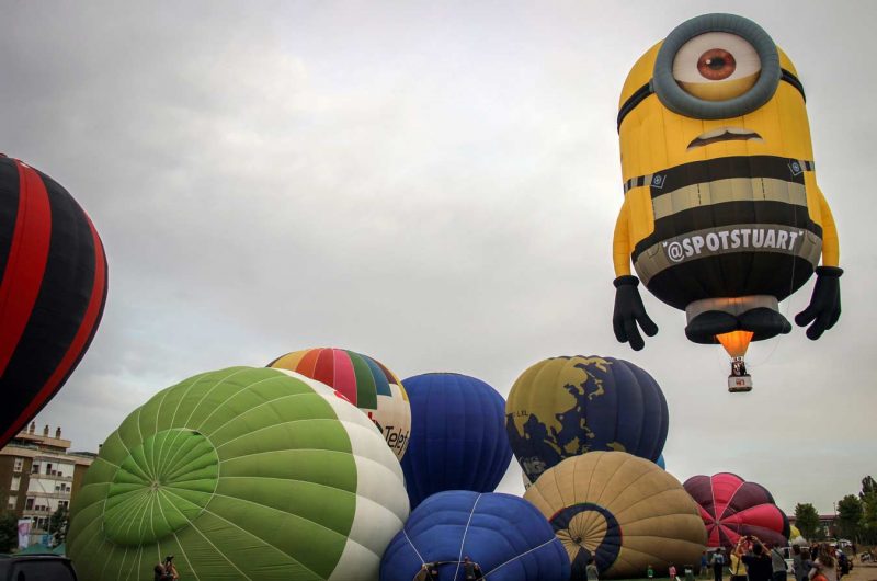 @spotstuart minions balloon globus minions igualada european balloon festival