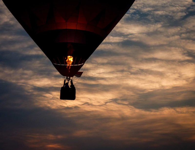 cau es sol de s'hora baixa a l'igualada european balloon festival