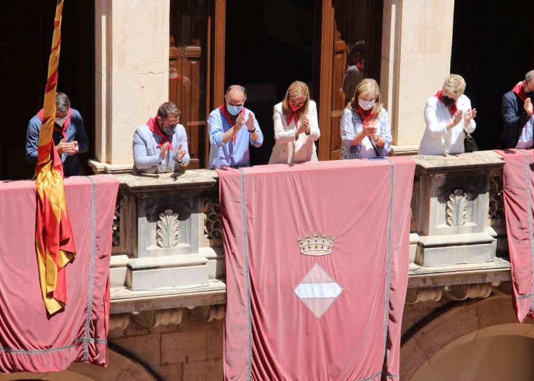 jordi turull al balcó de l'ajuntament de valls sant joan