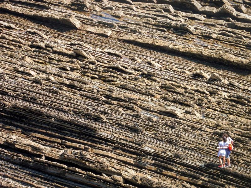 turistes fent fotos a Sakoneta