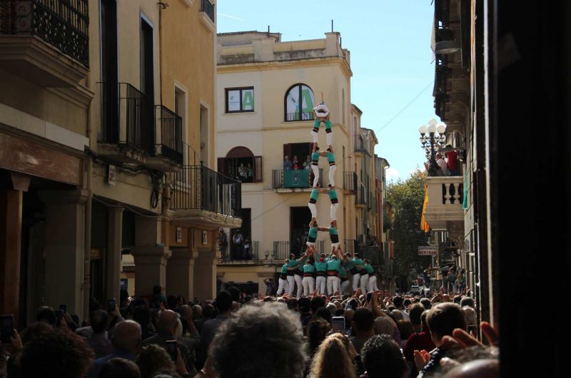 torre de 7 amb folre 2de8f Castellers de Vilafranca, Diada de Tots Sants, Vilafranca del Penedès, Novembre 2021