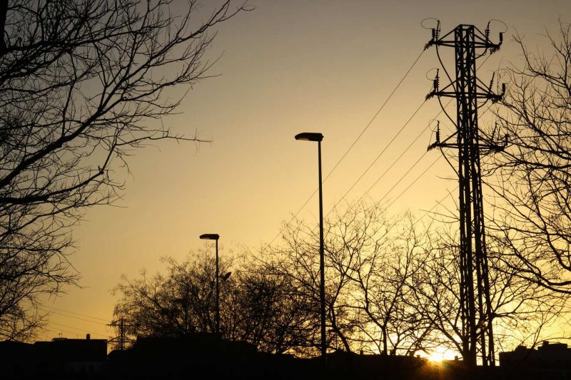 torre electricitat rec igualada capvespre llum final de tarda