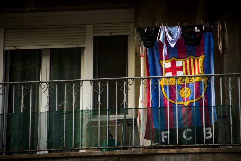 tovallola del barça estendre roba balcó toalla futbol club barcelona