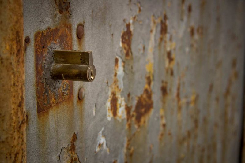 pany de porta metalica original