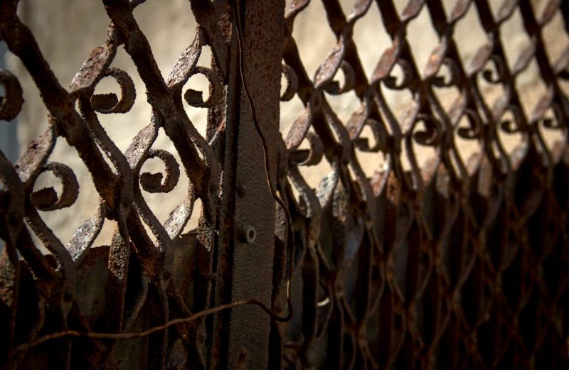 ferro portes antigues porta antiga pas del temps rovellat rec igualada