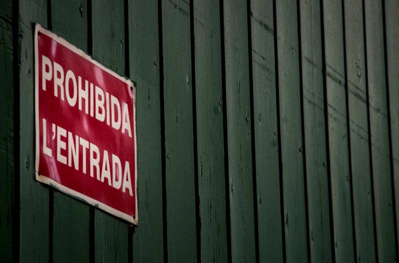 prohibida l'entrada rec igualada