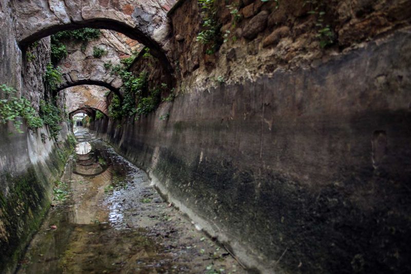 canalització aigua rec igualada reflex