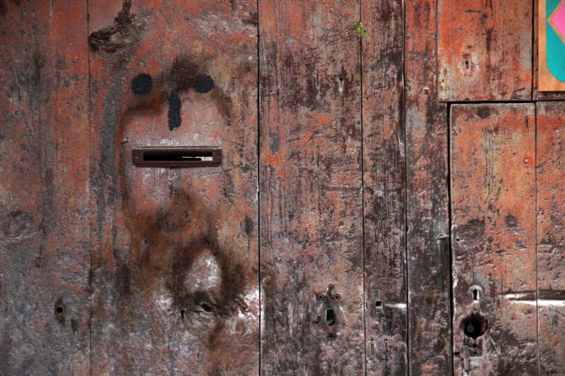 bústia antiga porta fusta rec igualada