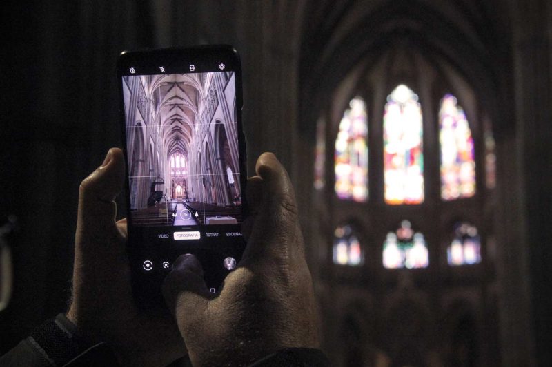 fotos mobil catedral de baiona al pais basc frances