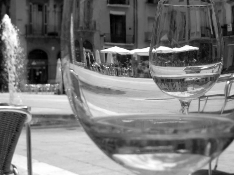 fer una copa a la Plaça de l'Ajuntament d'Igualada