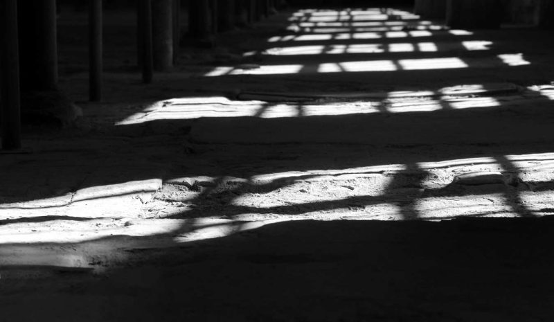 interior de La Igualadina Cotonera finestres ombres