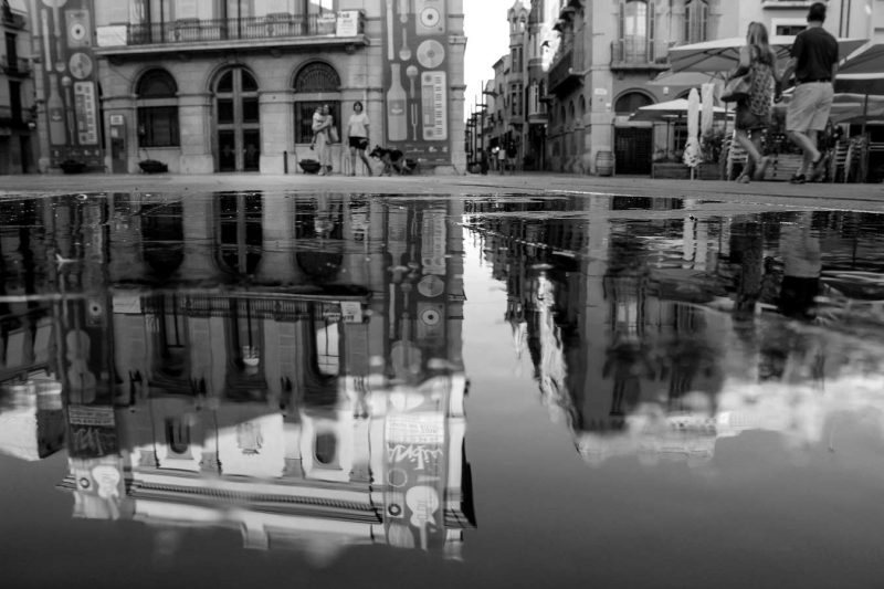reflexe aigua igualada Plaça de l'Ajuntament