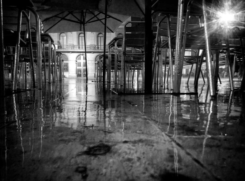 Plaça de l'Ajuntament pluja plovent